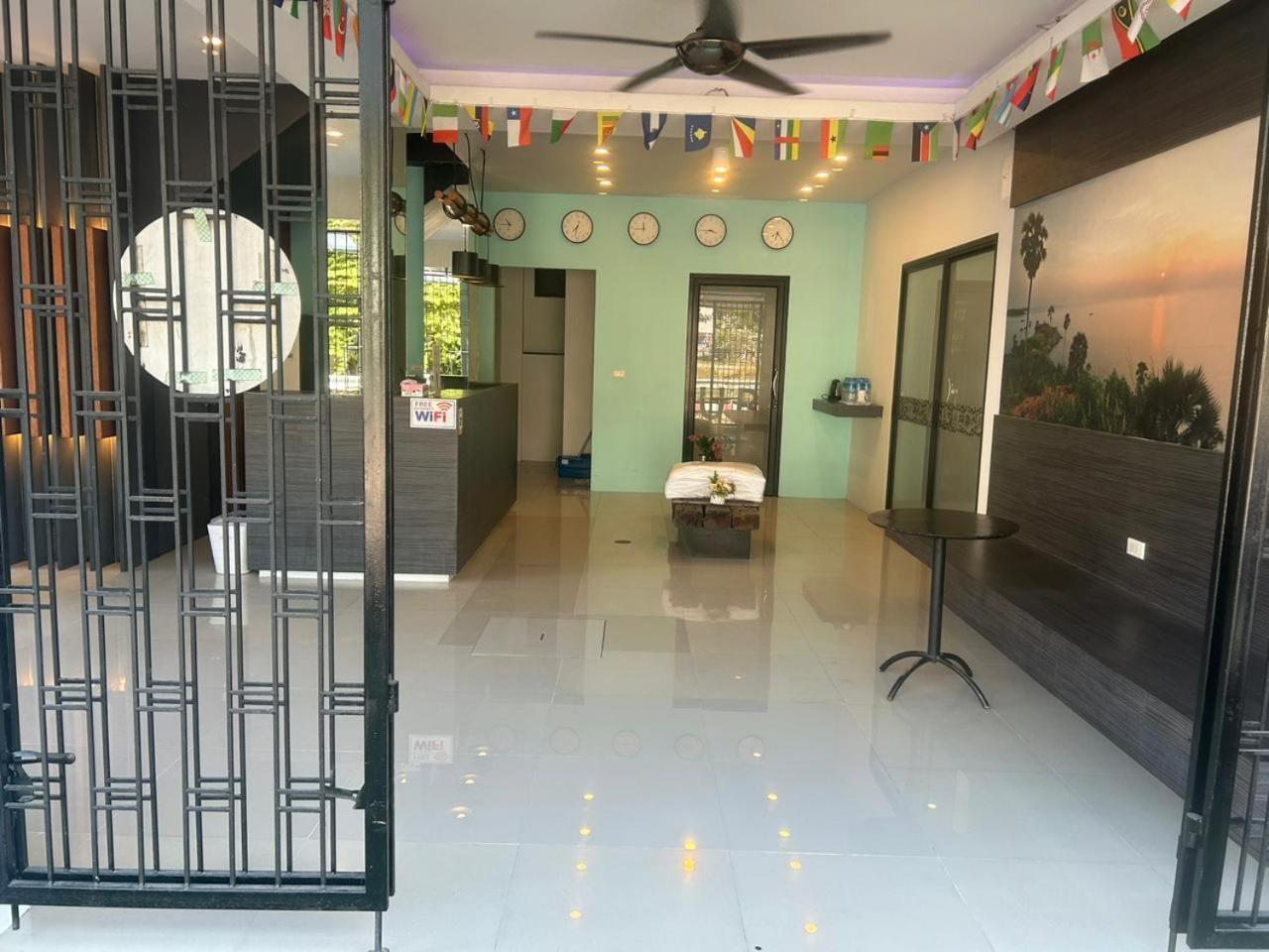 Hotel The Journey Patong New Exterior foto