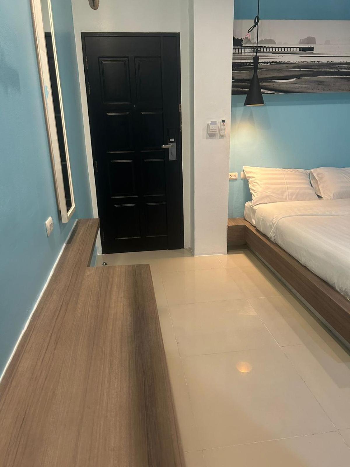 Hotel The Journey Patong New Exterior foto