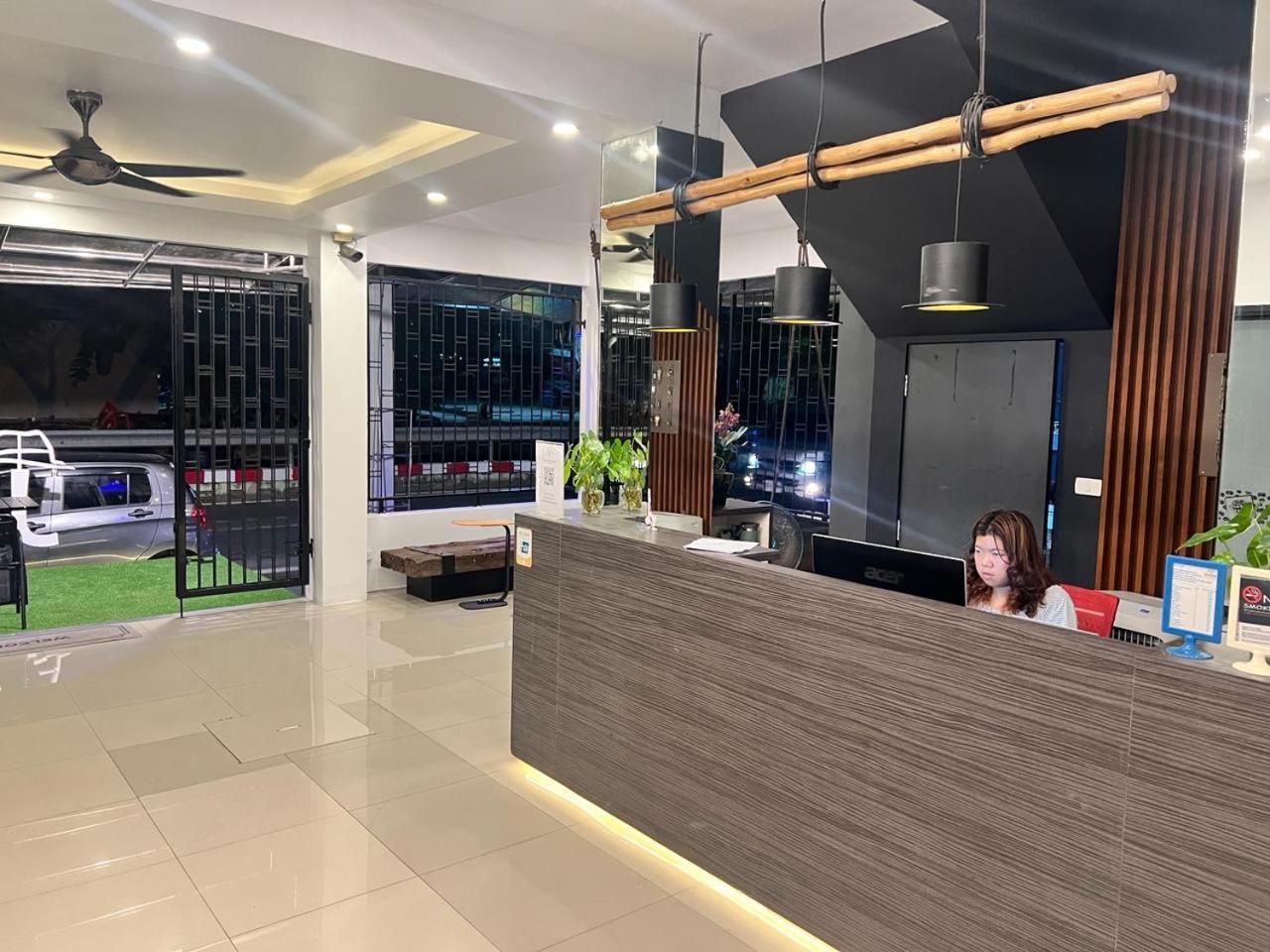 Hotel The Journey Patong New Exterior foto