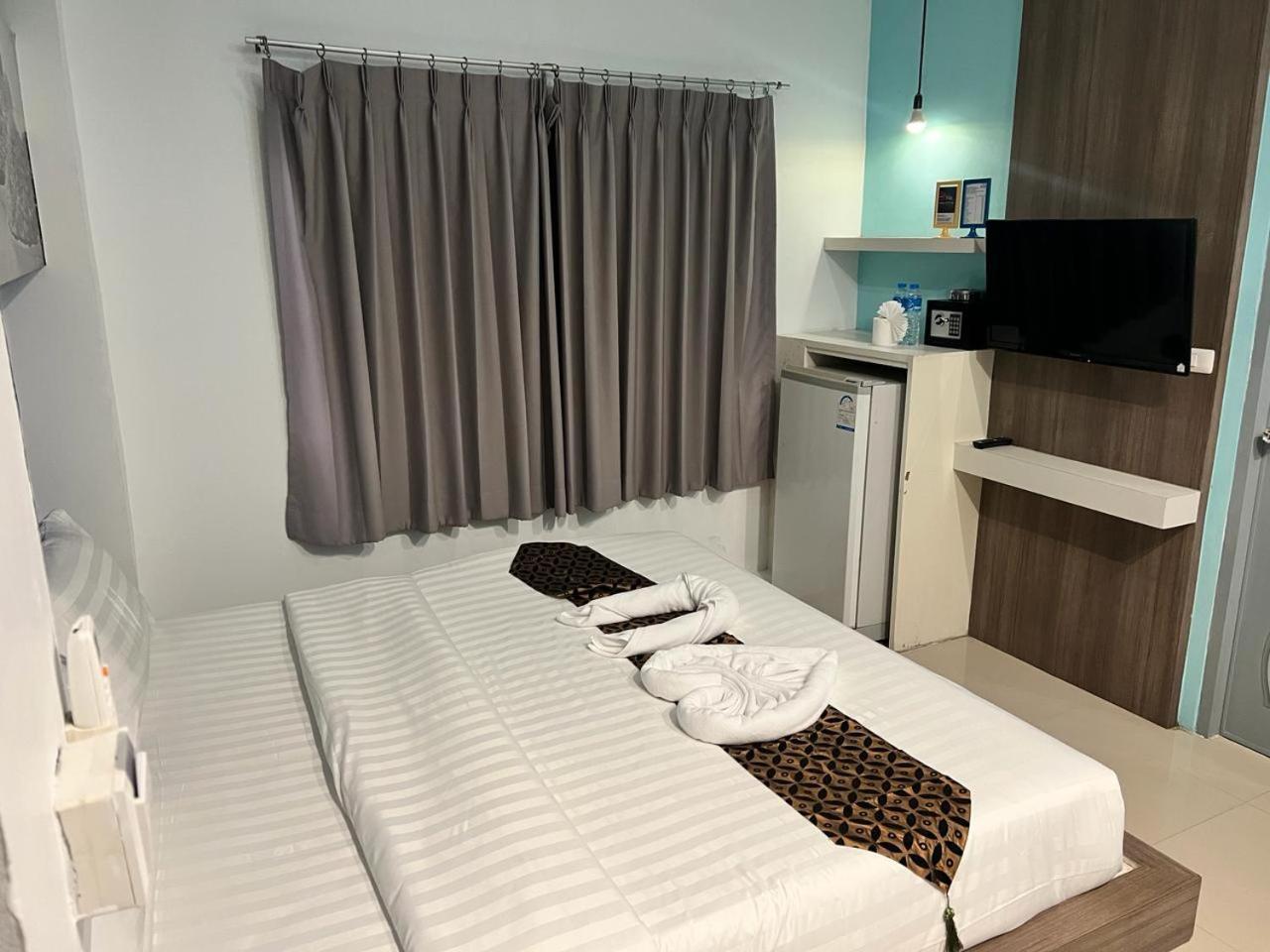 Hotel The Journey Patong New Exterior foto