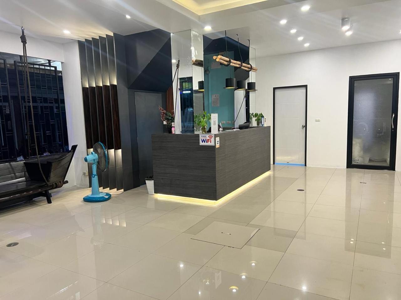 Hotel The Journey Patong New Exterior foto