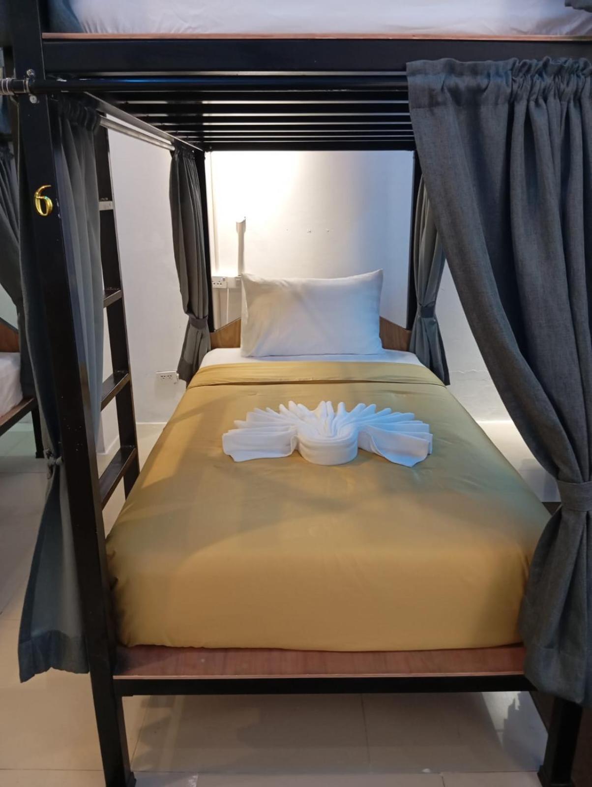 Hotel The Journey Patong New Exterior foto